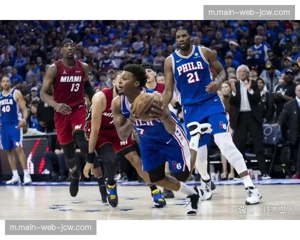 76人恩比德腹斜肌拉伤缺阵 马克西33分难阻球队连胜终结